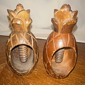 2 cracker vintage noce legno intagliato a mano ananas vite marrone scuro lucido - Foto 1 di 12