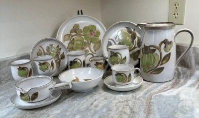 Juego de cena Denby Troubadour gres flores verdes tallos marrones vintage Foto 1 de 2