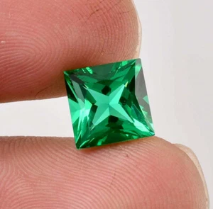 AAA+ Flawless 5 x 5 mm Green Zambian Emerald Loose Gemstone (GIT Certified) - Picture 1 of 7