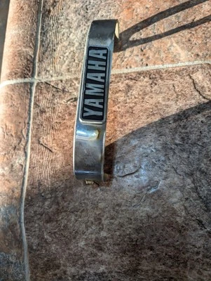 YAMAHA XS400 XS 400 1978 1979 1980 1981 1982 GUARDABARROS Y EMBLEMA DE CUBIERTA DE HORQUILLA DELANTERA Foto 1 de 3