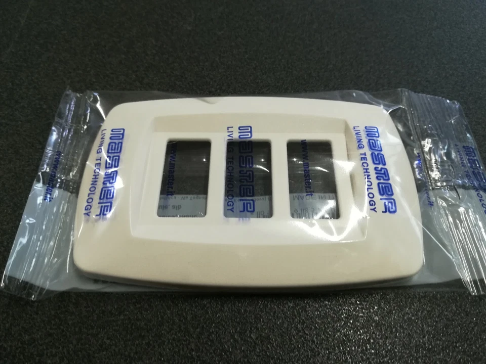 PLACCHE BIANCA 3 FORI PER BTICINO MAGIC , MASTER Modì MD103