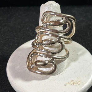 Silver Tone Knuckle To Knuckle Swirls Ring Size 8.5. -1-22 - Picture 1 of 4