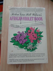 Helen Van Pelt Wilson's African-Violet Book HCDJ 1970 - Imagen 1 de 1