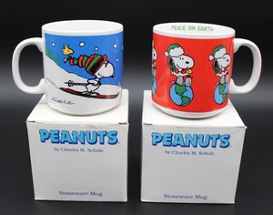 Nuove tazze da caffè Willitts 10 oz Snoopy (lotto di 2) pace sulla terra / sci Snoopy - Foto 1 di 5