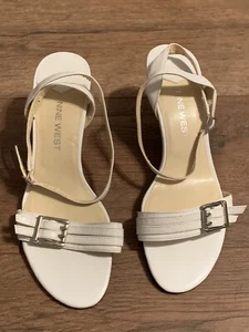 Neu ohne Karton Nine West Damen-Sandalen mit Knöchelriemen Pfennigabsatz Größe 7 weiß - Bild 1 von 12