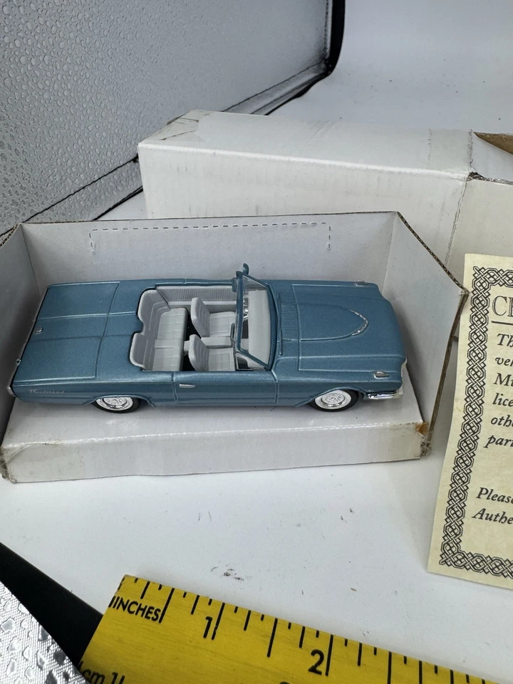 1/43 1966 Ford Thunderbird Diecast Model Car The National Motor Museum SS-48624 - Image 1 of 4
