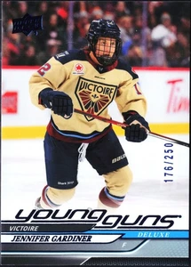 JENNIFER GARDINER 2024-25 PWHL Deluxe Young Guns Rookie Montreal Victoire /250 - Picture 1 of 2