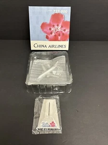 DRAGON WINGS 55239 CHINA AIRLINES BOEING 737-800 reg B18602 + STAND 1-400  B.77 - Picture 1 of 11