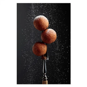 Postereck - 4113 - Buñuelos fritos: tenedor, azúcar en polvo y decoración de pared dramática - Imagen 1 de 7
