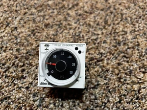 Allen Bradley 700-HR52TA17 Timing Relay  Ser B - Picture 1 of 2