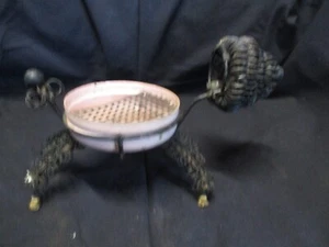 VINTAGE METAL WIRE PINK FRENCH POODLE DOG STATUE SCULPTURE ASHTRAY - Picture 1 of 2