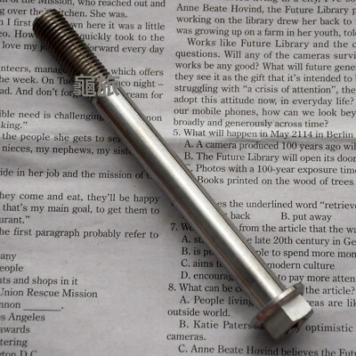 Tapa de enchufe de tornillo de titanio M12 x 1,25 x 130 Ti + brida hexagonal hexagonal perno de doble cabeza Foto 1 de 2