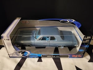 Dodge 330 1963 fundido a presión 1:18 Maisto edición especial sin usar, en caja nuevo - Imagen 1 de 4