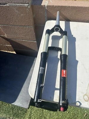 Horquilla de suspensión X-Fusion Sweep RL2 27,5" 160 mm eje pasante cónico 15x100 Foto 1 de 4