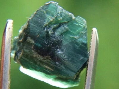 Турмалин, натуральный турмалин, ограночный турмалин, грубый турмалин 8,70 карата - Изображение 1 из 4