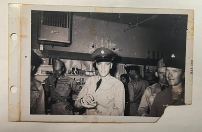 猫王普雷斯利亲笔签名军队图片JSA认证XX90334 — 第 1/4 张图片