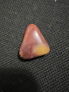 Triangolo di diaspro lucido piuma gialla ��Pietra - Foto 1 di 5