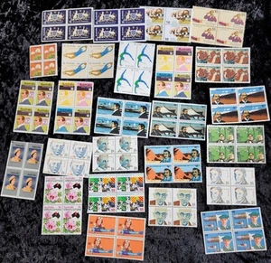 Bulk MINT 100 x .18c Australia Stamps - Blocks of 4 stamps F/V $18 PERFECT - Bild 1 von 8