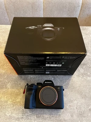 Sony Alpha 7 IV - 33MP Spiegellose Systemkamera BODY Schwarz - Bild 1 von 4