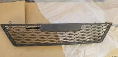 GENUINE USED SEAT LEON 2009 - 2012 FRONT BUMPER GRILLE 1P0853667C - Image 1 of 3