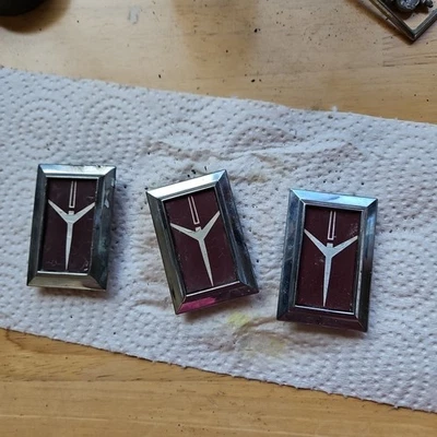  1981-1988 OLDSMOBILE 98 DELTA 88 WHEEL CENTER CAP EMBLEMS OEM GM 790613-3  - Image 1 of 2