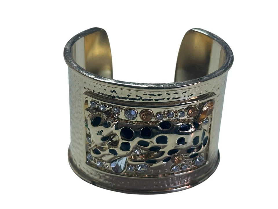 Brazalete ancho Lilly Pulitzer martillado metal dorado esmalte gato leopardo guepardo Foto 1 de 4