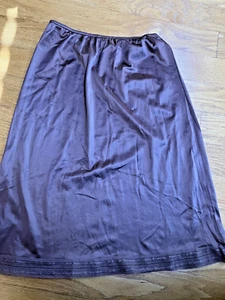De Colección Nylon MARRÓN Medio Deslizamiento 8" Encaje Ranura Encaje en el Dobladillo Med - Imagen 1 de 4