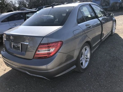 Radiador de fábrica Mercedes Benz C250 2012-2015 para tracción trasera sedán 913372 Foto 1 de 4