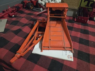 ERTL 1/16 ALLIS CHALMERS ROTO EMPACADORA BUEN ESTADO ORIGINAL Foto 1 de 4