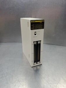Omron CS1W-OD262 24VDC Output Unit. 3C-17 - Picture 1 of 4