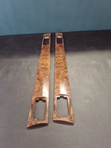 Aston Martin Classic AMV8 Nuova Porta di Ricambio Legno Impiallacciato Noce - Foto 1 di 3