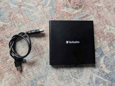 Grabadora de CD/DVD externa delgada Verbatim 98938 USB 2.0 - negra Foto 1 de 2