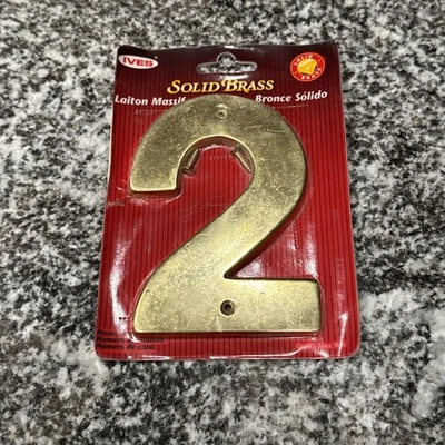 IVES Casa de Latón Macizo Número 2 De Colección Clásica Exterior Interior Totalmente NUEVA Foto 1 de 2