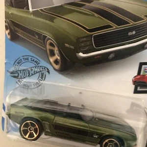 Hot Wheels 2020 #190 '69 Camaro HW Roadsters 3/5 nuova quasi come nuova verde - Foto 1 di 4