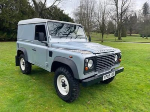 2009 (09) LAND ROVER DEFENDER 90 2.4 TDCi HARD TOP VAN 4X4 SILVER - Picture 1 of 13