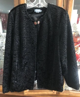 Hermoso Abrigo Chaqueta Koret Terciopelo/Imitación Piel Felpa Texturizada 1X Plus Negro Usado en Excelente Condición Foto 1 de 4