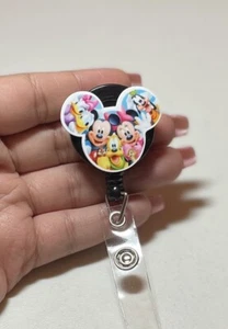 Von Mickey und Freunden inspirierter einziehbarer Ausweishalter - Bild 1 von 2