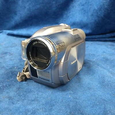 panasonic camcorder 3CCD MEGA O.I.S LSGN1671 - Image 1 of 3