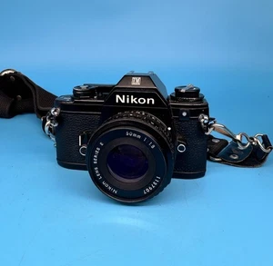 Nikon EM 35mm analoge Spiegelreflexkamera mit 50mm F/1.8 Nikon Festbrennweite - getestet - Bild 1 von 14