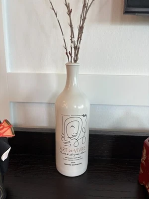  Jarrón botella de vino de cerámica moderno decoración minimalista Gerard Bertrand Art De Vivre  Foto 1 de 4