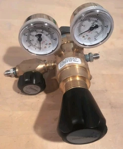 Regulador de gas Harris Specialty Gas KH1141 de dos etapas de alta pureza 3000 PSI HP722 - Imagen 1 de 3