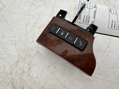 Interruptor de controle de tração Chevrolet Tahoe Information 2007-2014 fabricante de equipamento original - Imagem 1 de 4