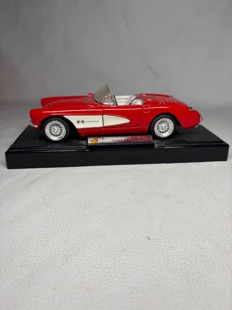 1957 Chevrolet Corvette vermelho conversível fundido em escala 1/18 com suporte sem caixa - Imagem 1 de 4