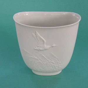 ROSENTHAL HEIDENREICH Modern Art Design MALLARD DUCK Pate-sur-pate KIDNEY VASE - Foto 1 di 5