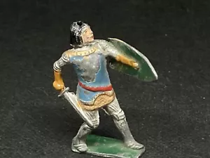 Knight With Shield And Sword By Doran (Yellow 455) Small Hole In Back Of Knee - Picture 1 of 8