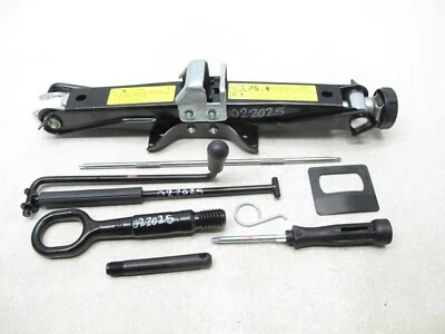 08-17 AUDI B8 A4 S4 8T A5 KIT DE FERRAMENTAS JACK KIT PORTA-MALAS DE EMERGÊNCIA FABRICANTE DE EQUIPAMENTO ORIGINAL 022025 - Imagem 1 de 4