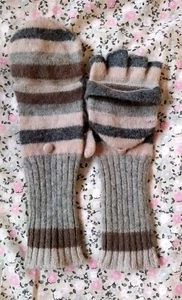 Funny vintage knitted wool and angora mittens/gloves - Picture 1 of 4