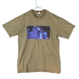 FW21 Supreme America Eats Its Young Belly T-shirt manica corta verde oliva uomo taglia L - Foto 1 di 13