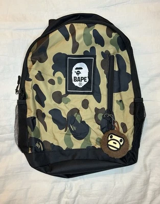 Mochila camuflada para niños A Bathing Ape Bape con encanto Milo nueva Foto 1 de 4