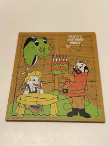 Rompecabezas de madera de colección 1961 Beany & Cecil Playskool Beany's fiesta de cumpleaños - muy raro - Imagen 1 de 3